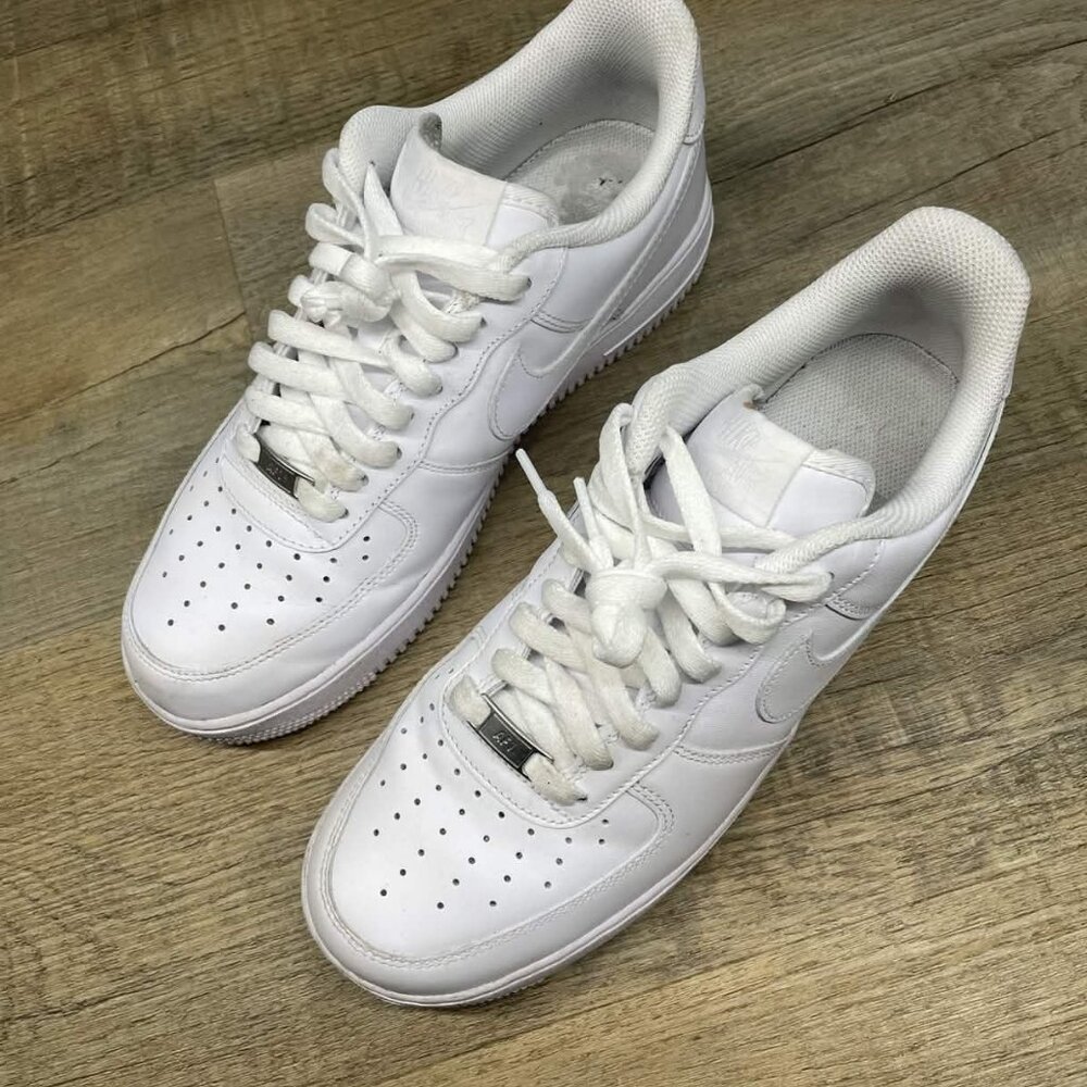 Nike Air Force 1 White Size 9.5 US Preowned - Picture 4 of 5